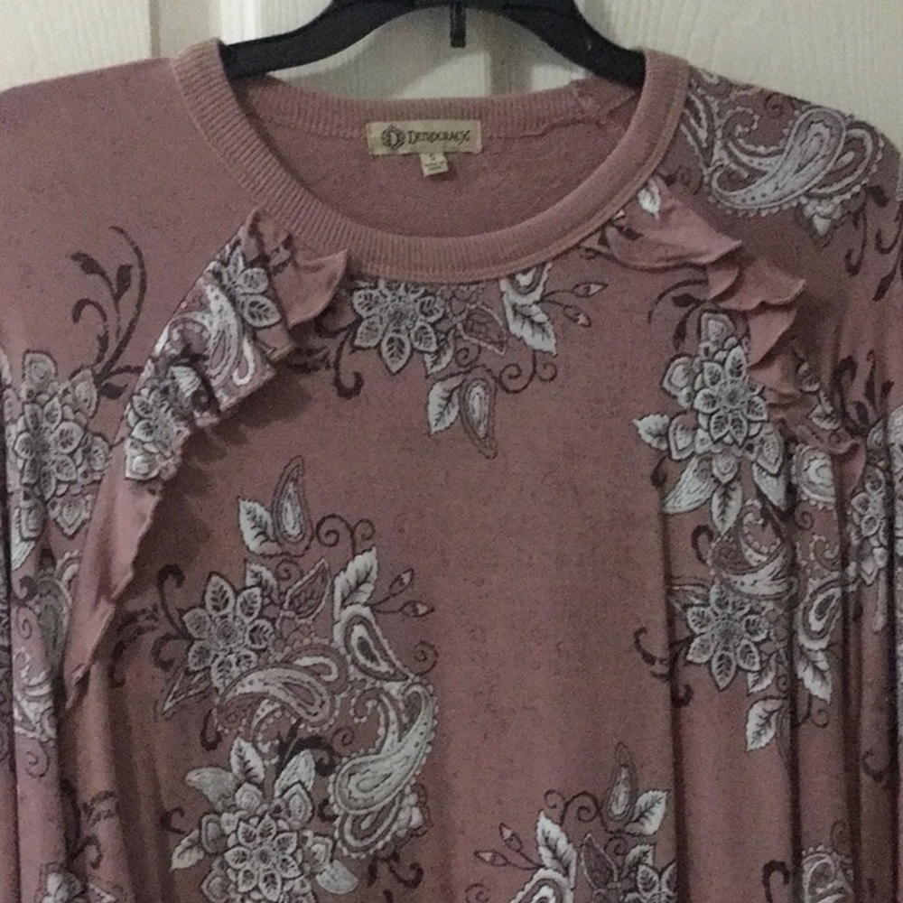 DEMOCRACY Ruffled Sweater - Picture 2 of 2